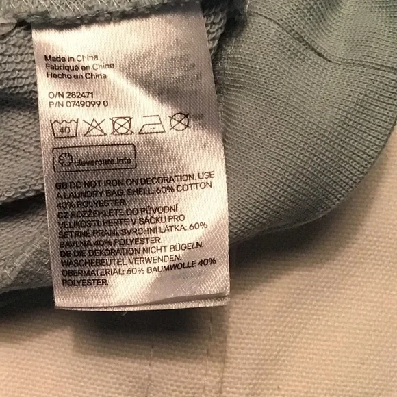 H&M Girl’s Green Unicorn Sweatshirt. Size 6-8 - Picture 5 of 5